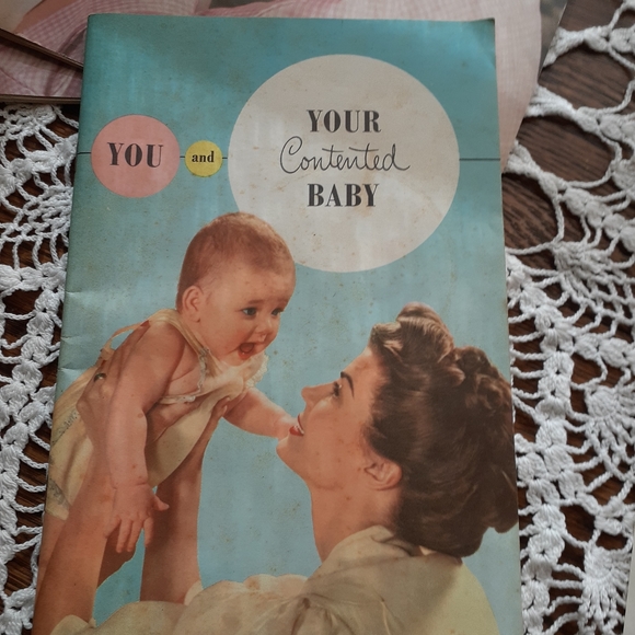 Lot of 1950s baby ephemera and Little Boy Blue warming bowl. - Picture 13 of 16